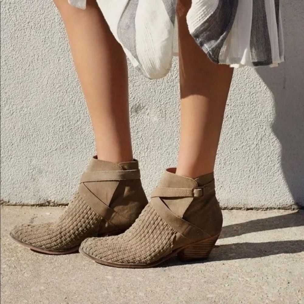 Free People Venture Soapstone Olive Distressed Suede Booties Sz 36/Us 6